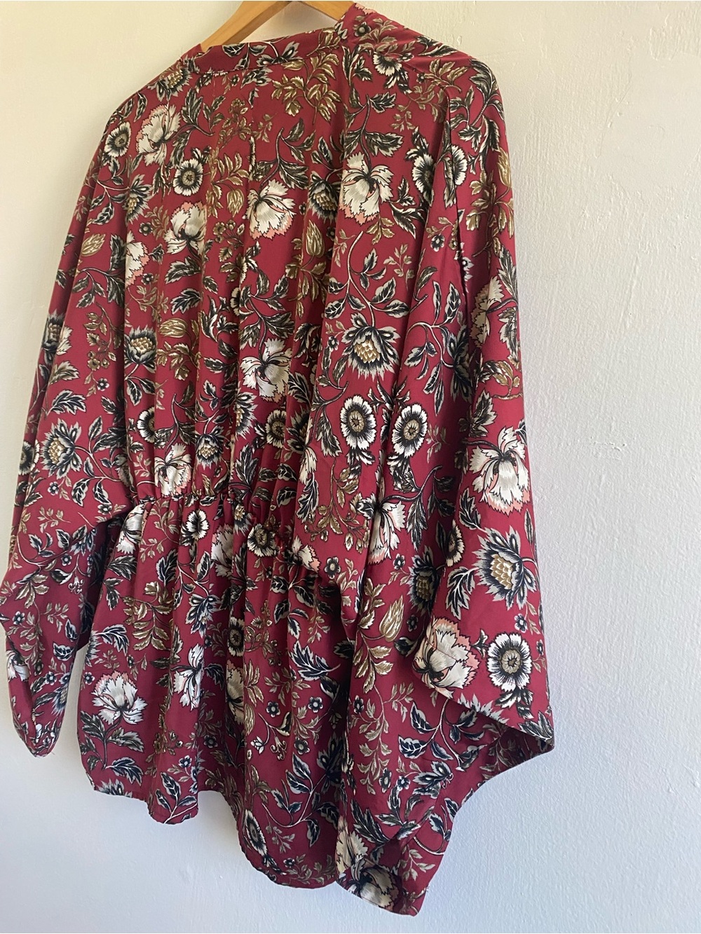 Wet Seal Floral Satin Kimono Top Size M/L Burgundy Boho Festival - Picture 7 of 9